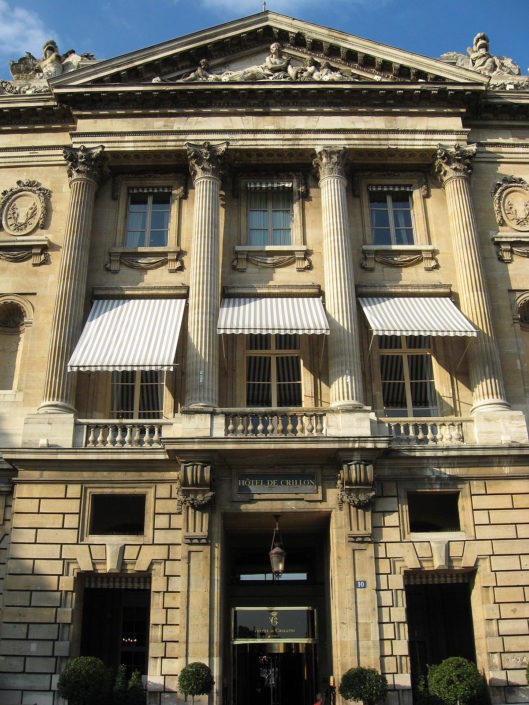 1200px-Hôtel_de_Crillon_25_08_2007_n3
